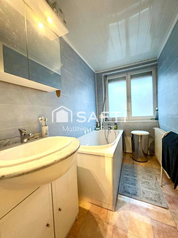 Maison - 90 m² - 5 pièces