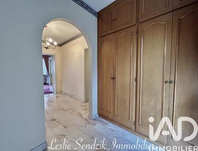 Maison - 157 m² - 7 pièces