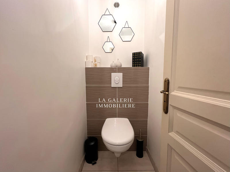 Maison - 186 m² - 8 pièces