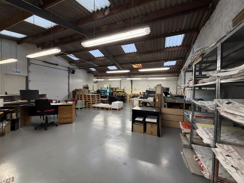 Entrepôt - 150 m²