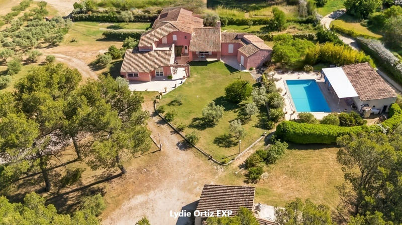 Villa - 285 m² - 8 pièces