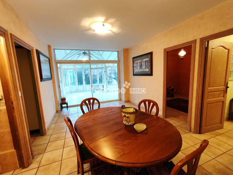 Villa - 295 m² - 9 pièces