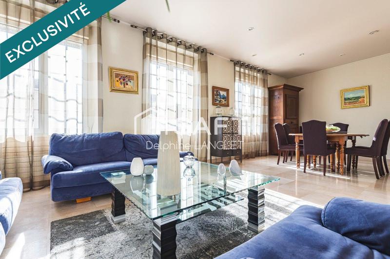 Maison - 267 m² - 10 pièces