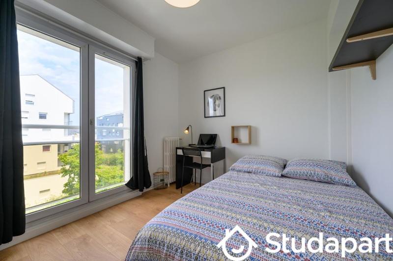 Chambre - 11 m² - 1 pièce