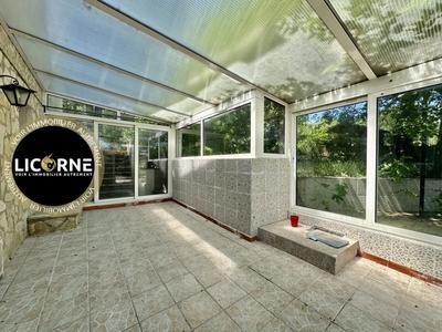 Villa - 168 m² - 9 pièces