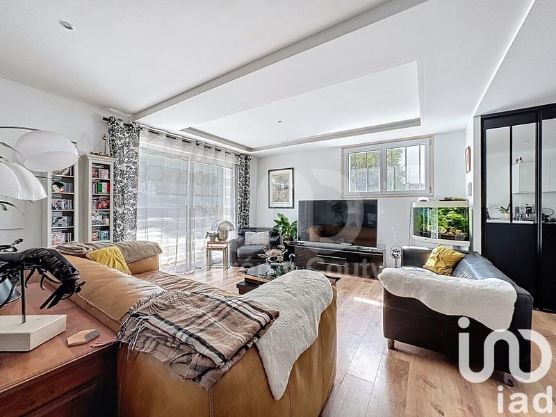 Maison - 200 m² - 11 pièces