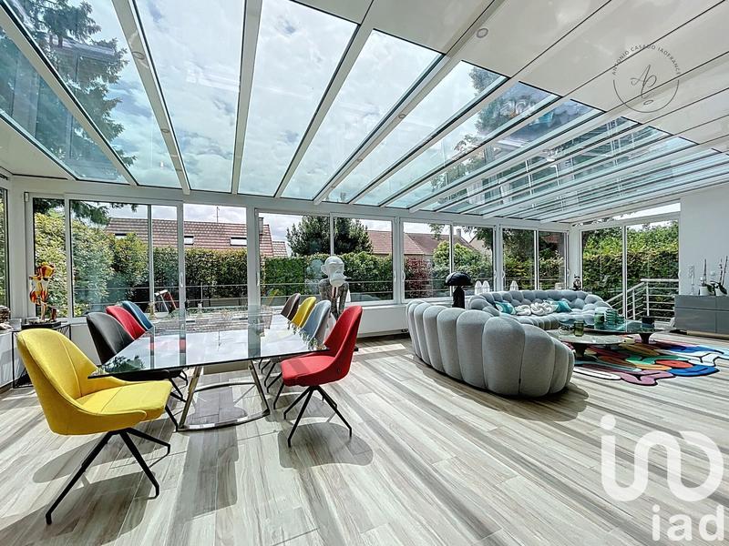 Maison - 225 m² - 7 pièces