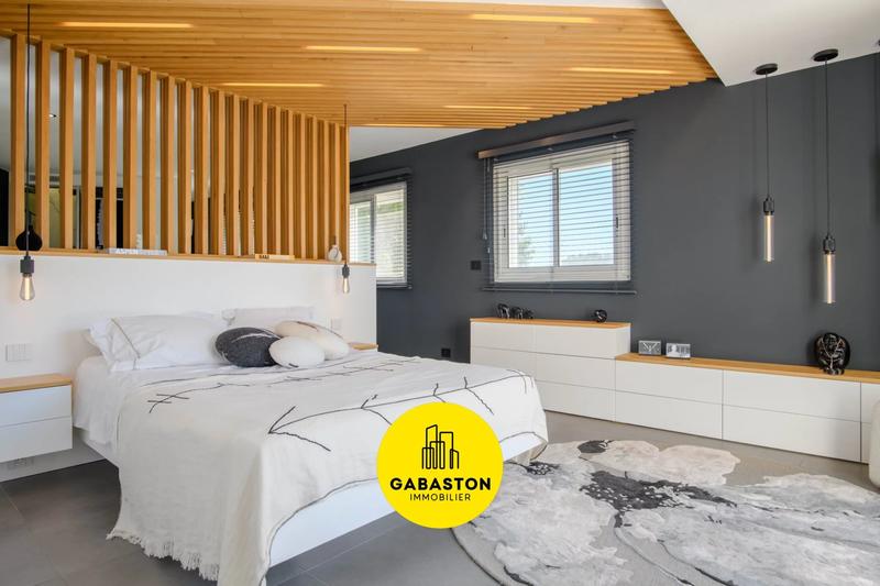 Villa - 247 m² - 5 pièces