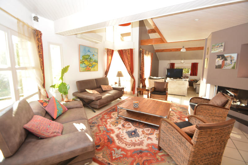 Maison - 234 m² - 10 pièces