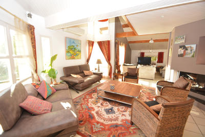 Maison - 234 m² - 10 pièces