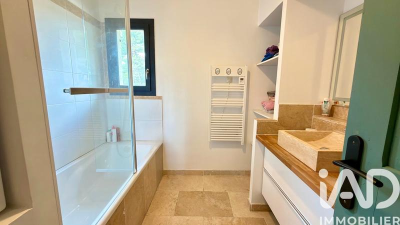 Maison - 272 m² - 10 pièces