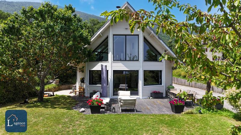 Maison - 231 m² - 6 pièces