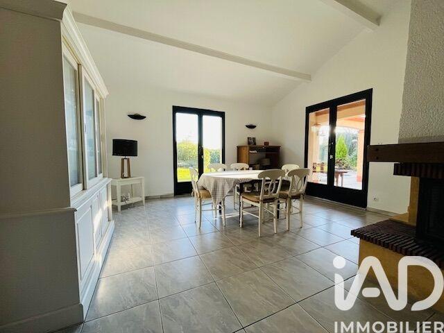 Maison - 246 m² - 8 pièces