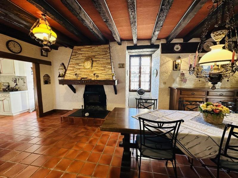 Maison de village - 420 m² - 12 pièces