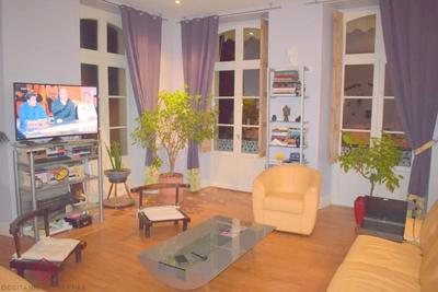 Propriété - 302 m² - 10 pièces