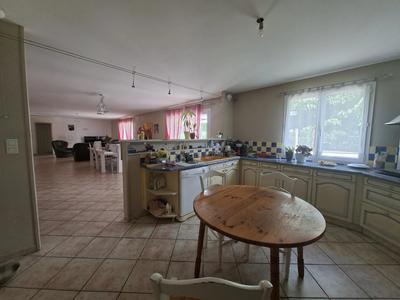 Maison - 153 m² - 4 pièces