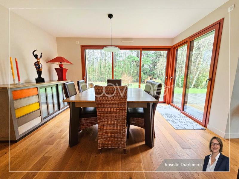 Maison - 210 m² - 8 pièces