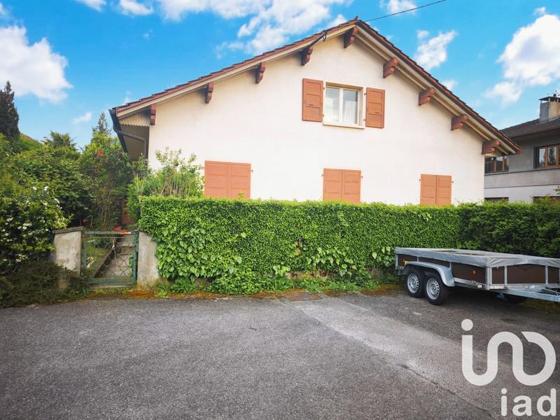 Maison - 240 m² - 6 pièces