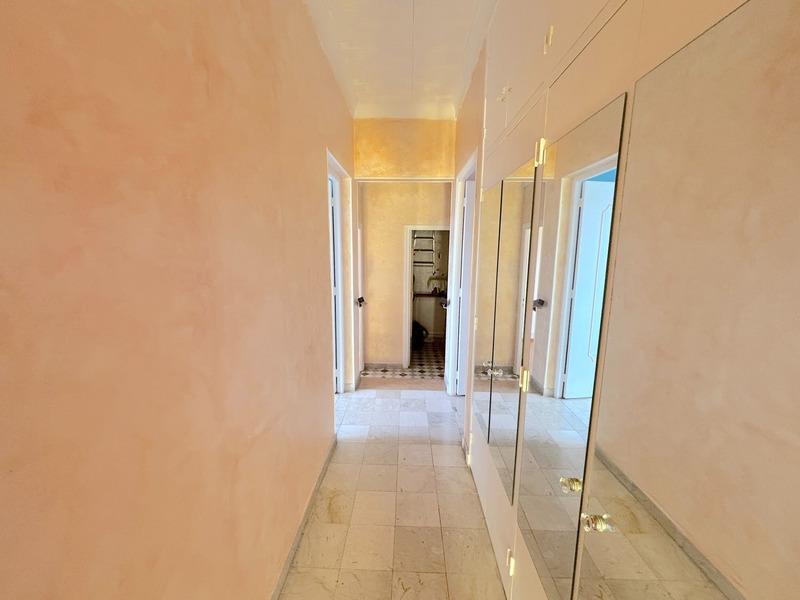 Appartement - 93 m² - 5 pièces