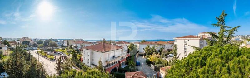 Appartement - 99 m² - 4 pièces