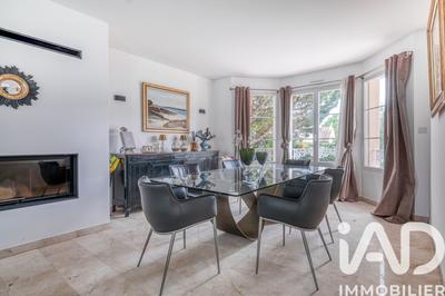 Maison - 300 m² - 7 pièces