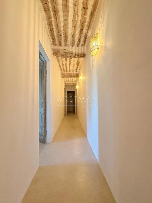 Maison - 240 m² - 8 pièces