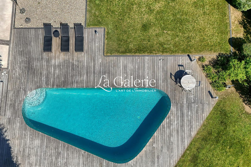 Villa - 295 m² - 7 pièces