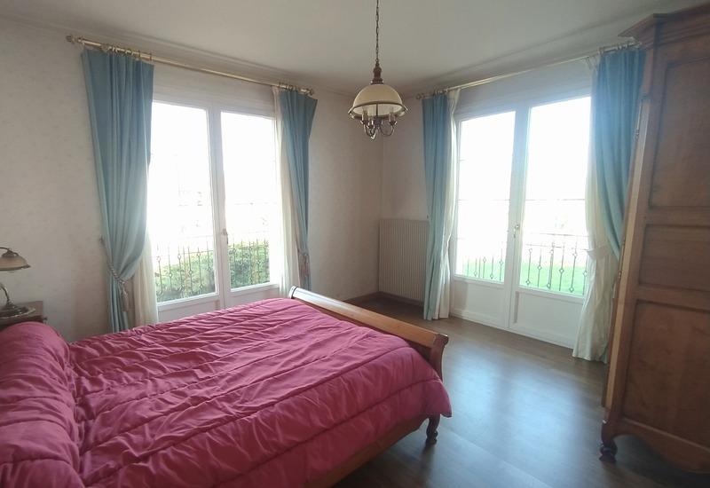 Maison - 222 m² - 8 pièces