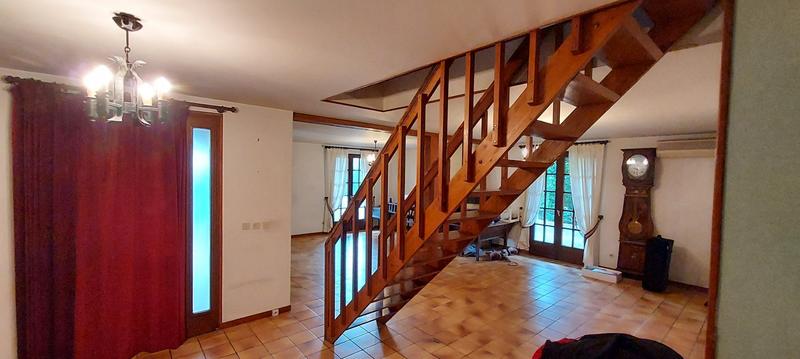 Maison - 239 m² - 11 pièces