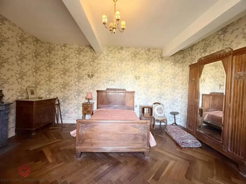 Propriété - 339 m² - 11 pièces