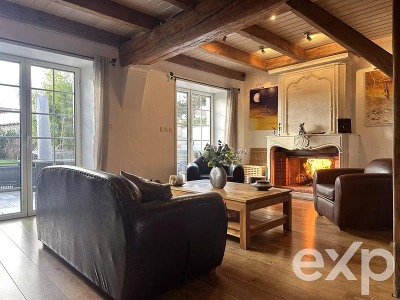 Maison - 304 m² - 10 pièces