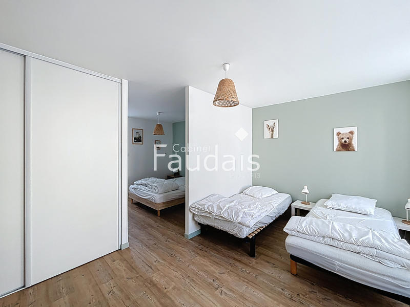 Maison - 140 m² - 8 pièces