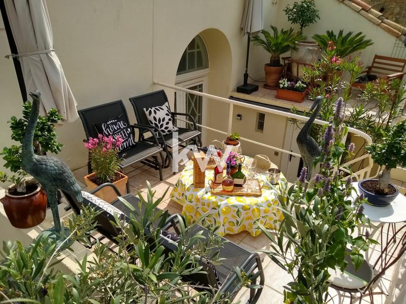 Maison - 360 m² - 8 pièces