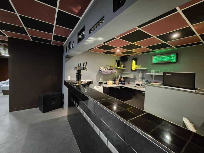 Maison - 471 m² - 15 pièces