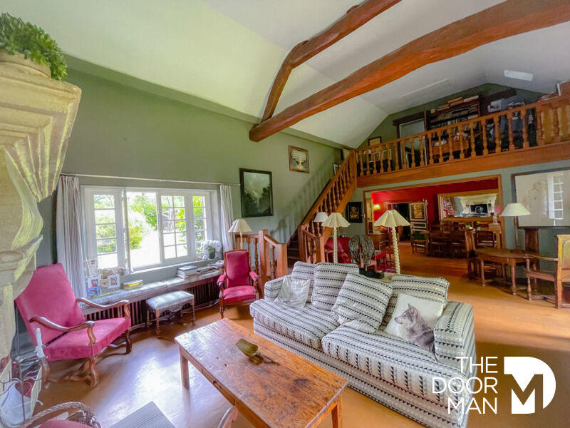 Maison - 350 m² - 15 pièces