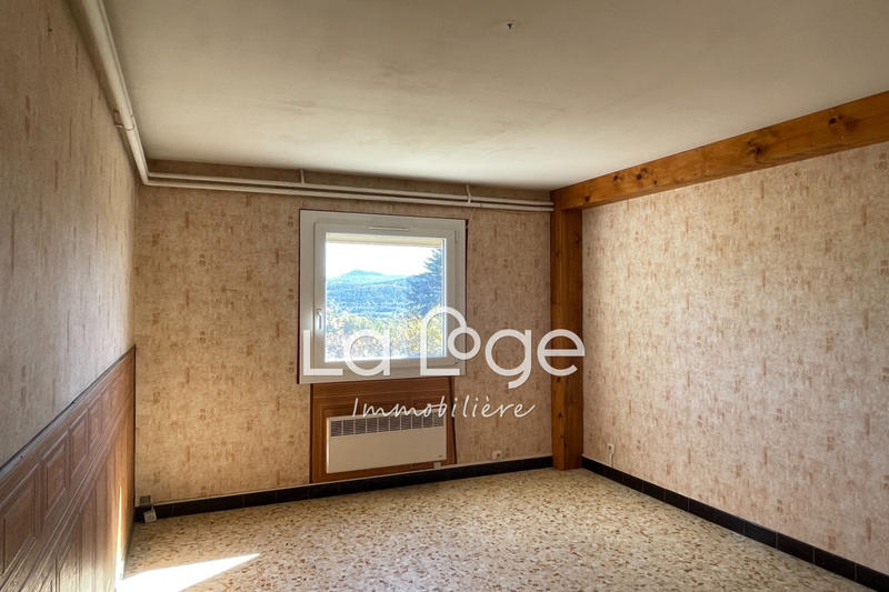 Maison - 178 m² - 8 pièces