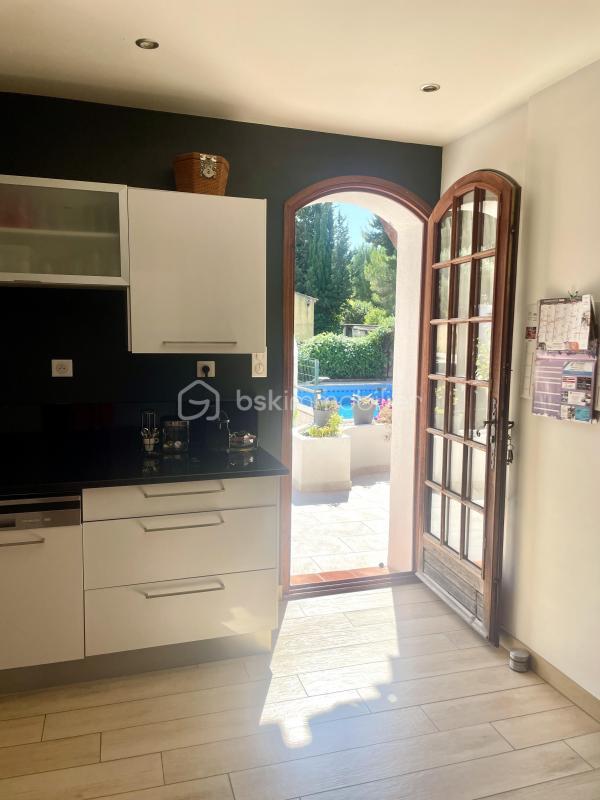 Propriété - 160 m² - 6 pièces