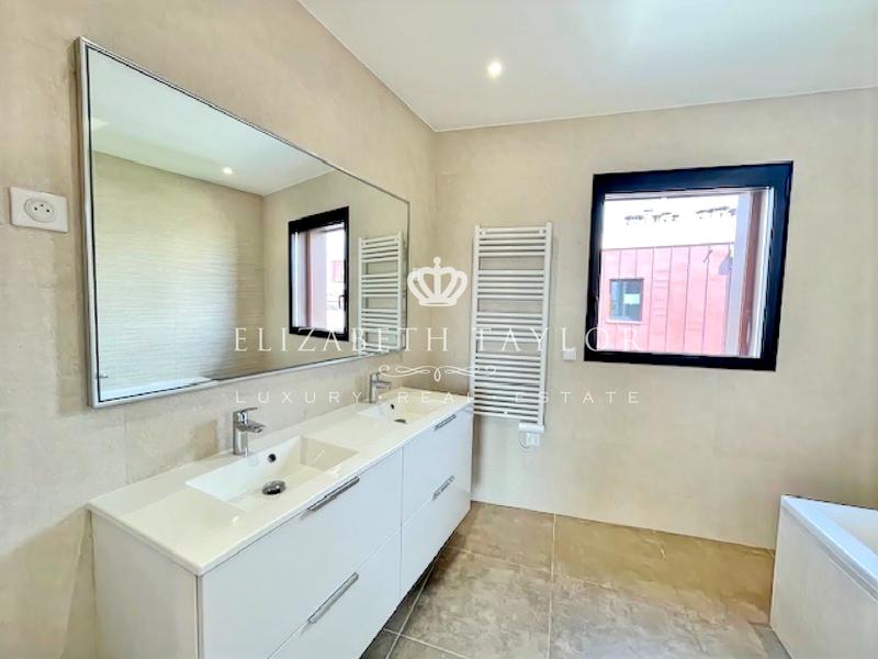 Appartement - 114 m² - 5 pièces