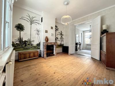 Maison - 215 m² - 7 pièces