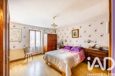 Maison - 151 m² - 8 pièces