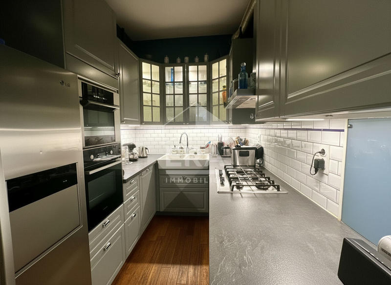 Maison - 230 m² - 6 pièces