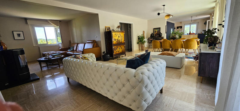 Maison - 216 m² - 8 pièces