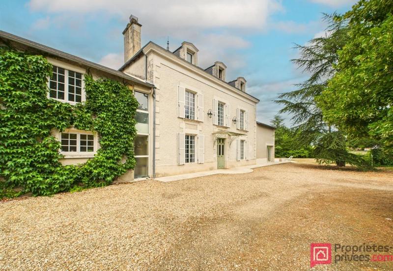 Propriété - 300 m² - 7 pièces