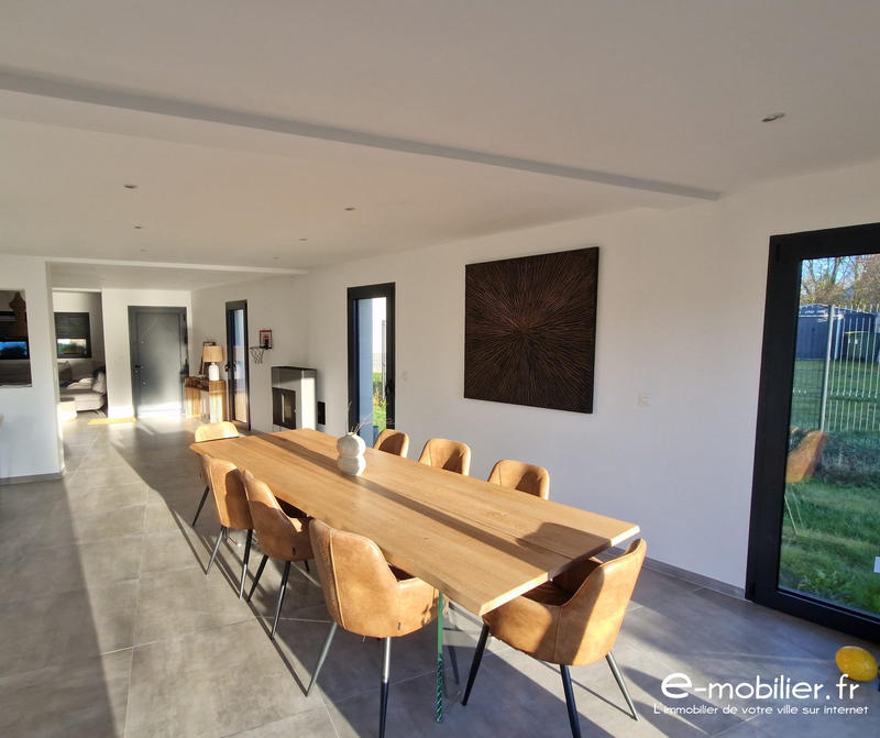 Maison - 140 m² - 5 pièces