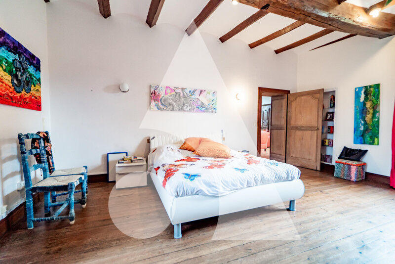 Maison - 581 m² - 21 pièces