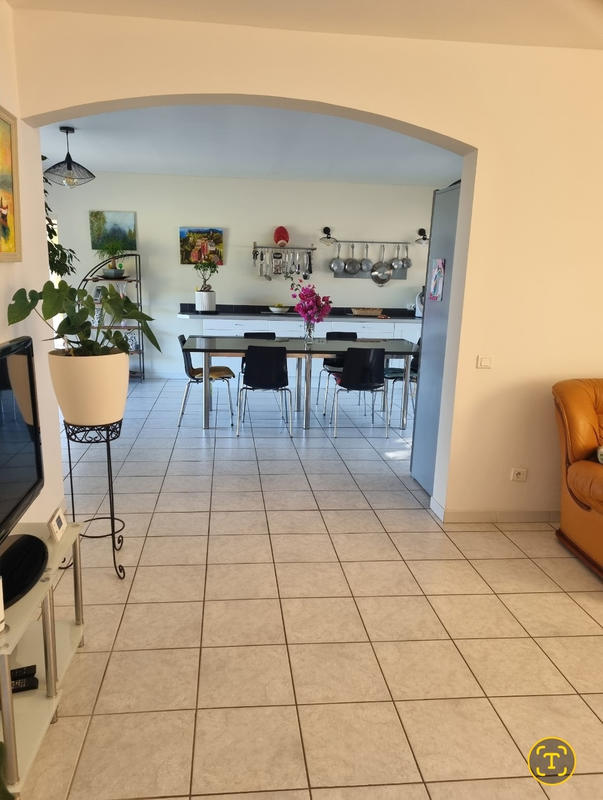 Villa - 270 m² - 10 pièces