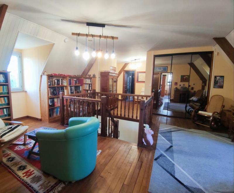 Maison - 217 m² - 7 pièces