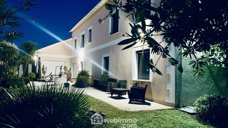 Maison - 220 m² - 5 pièces