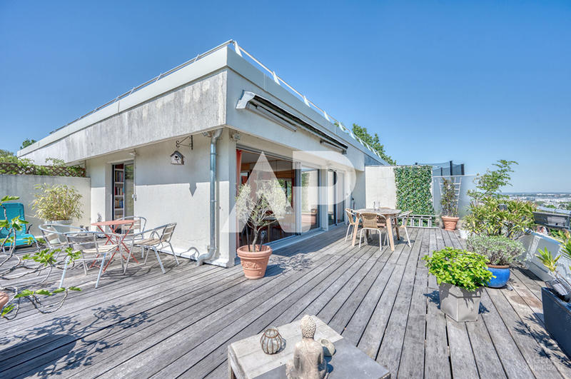 Appartement - 102 m² - 6 pièces