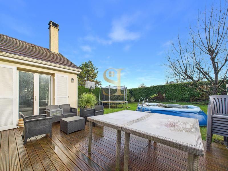 Maison - 95 m² - 5 pièces